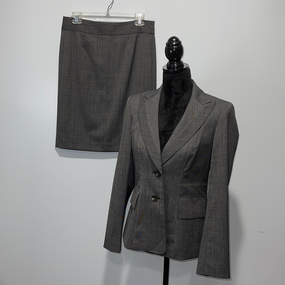 Anne Klein Gray Blazer Jacket And Skirt business Suit size 4